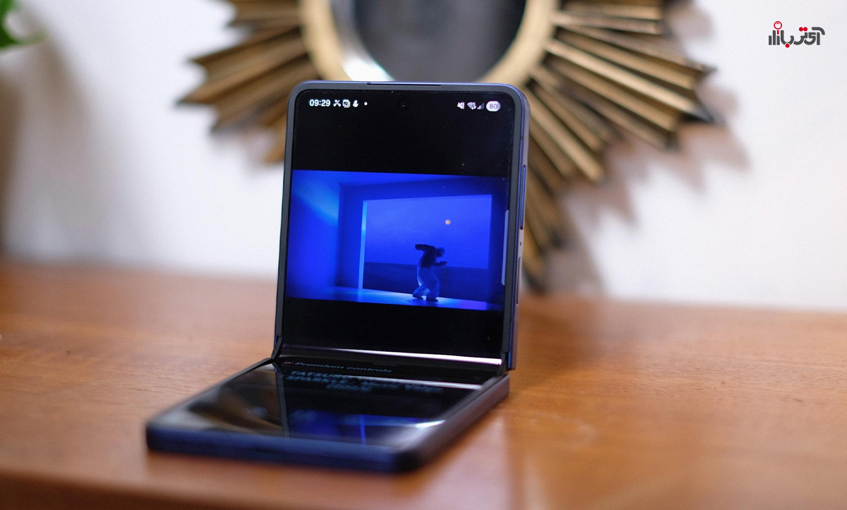 بررسی سامسونگ گلکسی Galaxy Z Flip 7: نمایشگر بزرگتر، باتری بیشتر، اما چیزی کم است