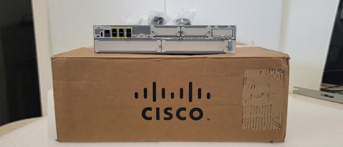 روتر Cisco Catalyst 8300 C8300-1N1S-6T