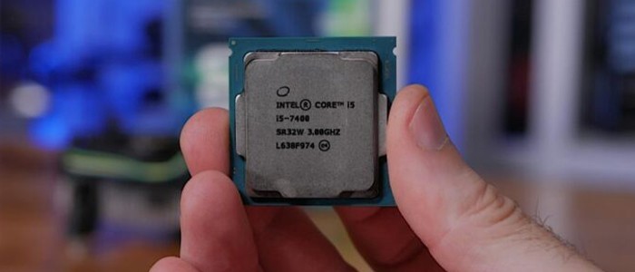 پردازنده اینتل Core i5-7400 در دست کاربر