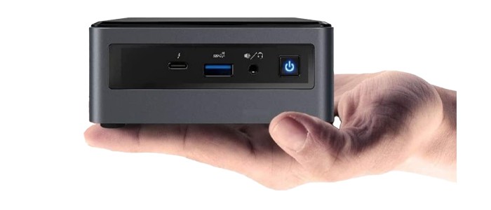 مینی پی سی اینتل NUC11PAHi5 i5-1135G7 در دست کاربر