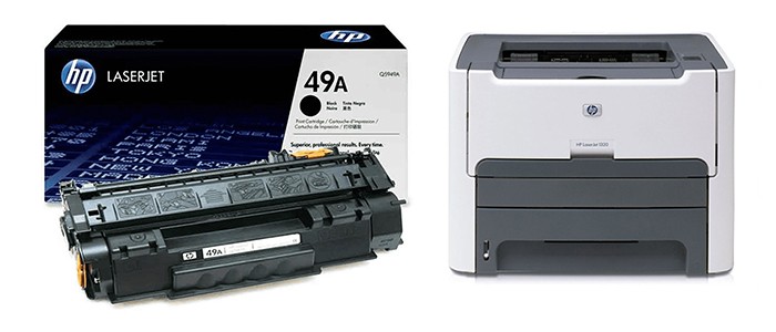 پرینتر لیزری تک کاره اچ پی LaserJet 1320 در کنار کارتریج