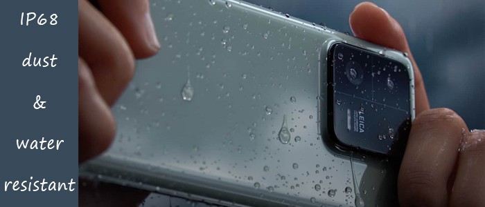 گوشی شیائومی 13 پرو دو سیم کارت 512GB در زیر باران در حال عکاسی